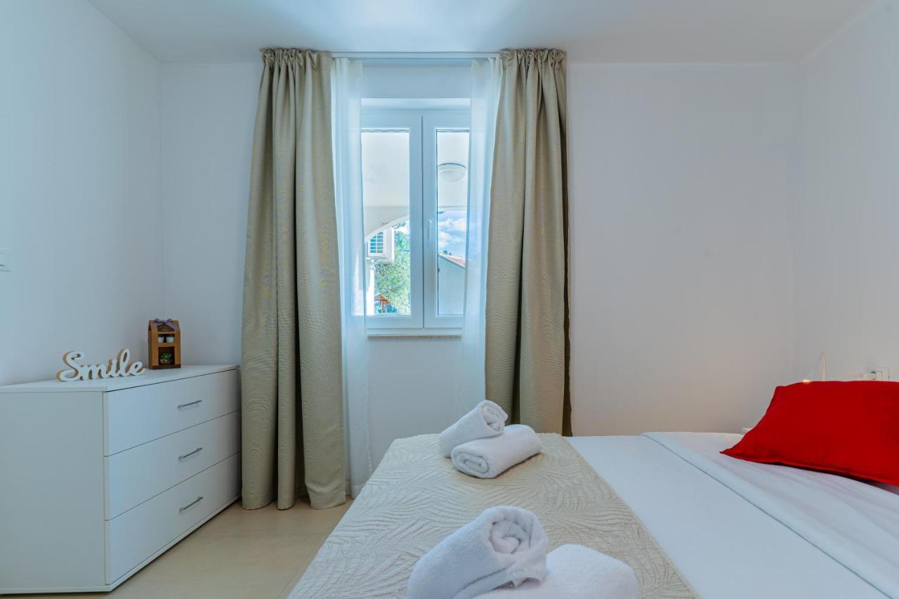 Apartments Lopari Nerezine Bagian luar foto