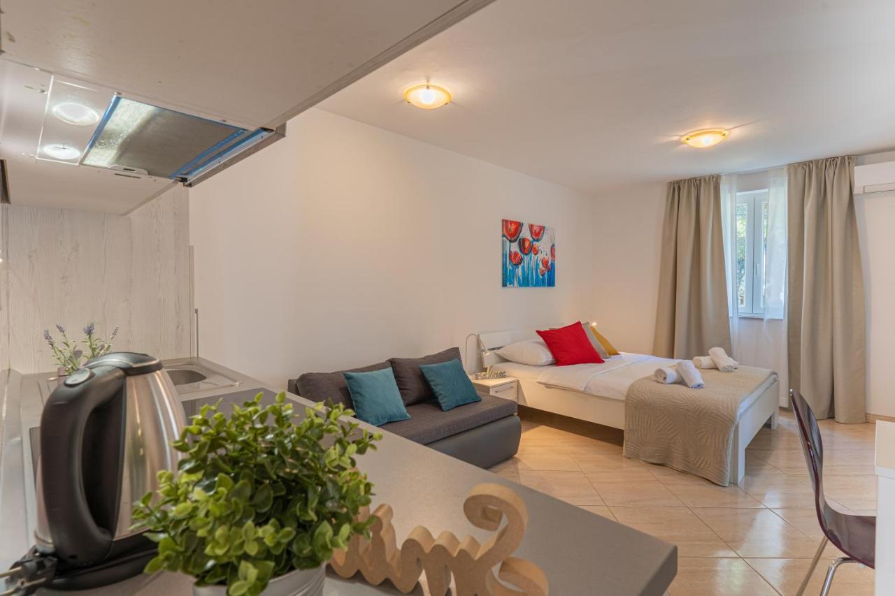 Apartments Lopari Nerezine Bagian luar foto