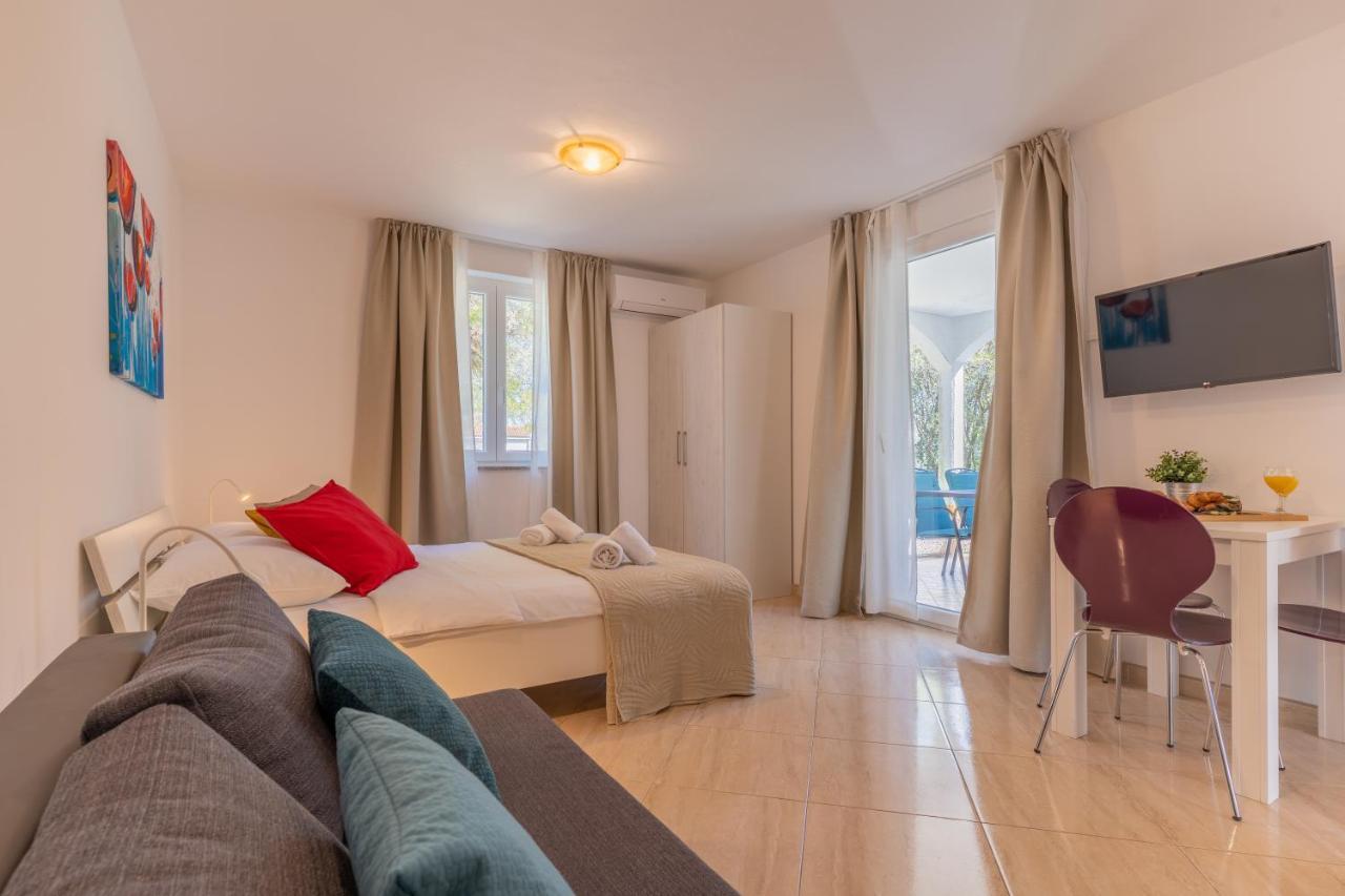 Apartments Lopari Nerezine Bagian luar foto